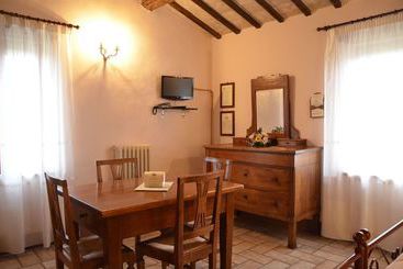 هتل Agriturismo Le Due Torri Ponte Pazienza