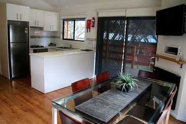 هتل Anglesea Family Caravan Park