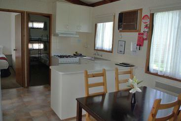 هتل Anglesea Family Caravan Park