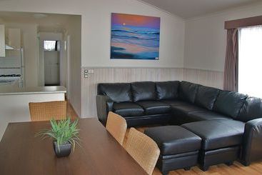 هتل Anglesea Family Caravan Park