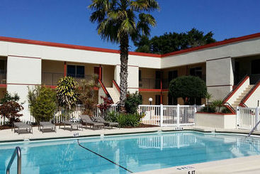 فندق Bamboo Beach Club