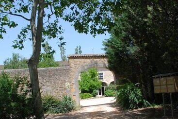 Отель Demeures Et Chateaux L Abbaye Caladoise   Anciennement Hostellerie Ferme Du Poulet