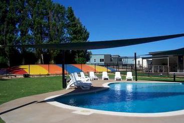 فندق Nrma Victor Harbor Beachfront Holiday Park