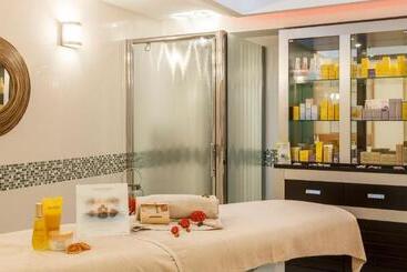 اقامتگاه Villa Romana Fréjus