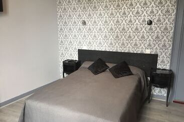 בית מלון כפרי Au Chapon Fin