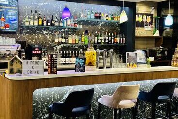 호텔 Campanile Belfort Montbeliard Gare La Jonxion