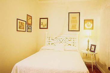 هتل Coblentz Inn Boutique