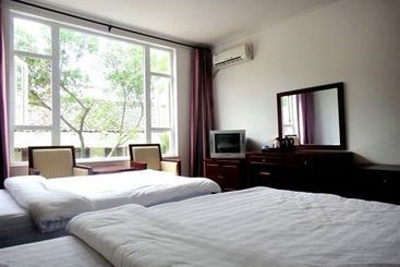 هتل Dengba Hostel Mt. Emei