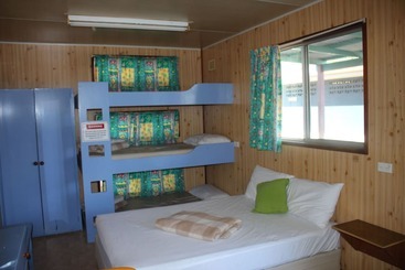 בית מלון כפרי Lani S Holiday Island