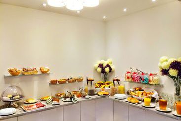 Отель Le Miredames Hôtel Bar