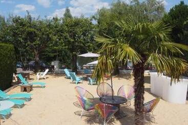 فندق Les Canisses