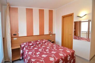 בית מלון כפרי Righetto Fronte Mare