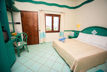 בית מלון כפרי Santo Stefano Resort & Spa