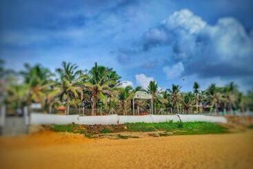 Отель Sea Breeze At Mahabalipuram