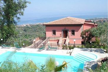 Red Hotel Sant Elia