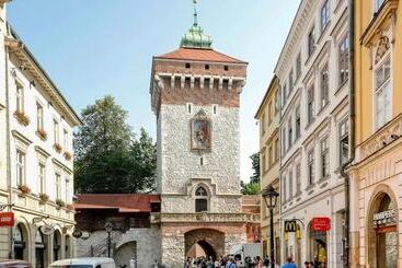 Amen Aparthotel Curie 8