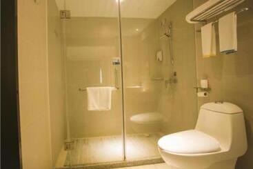 בית מלון כפרי City Comfort Inn Zhanjiang South Railway Station