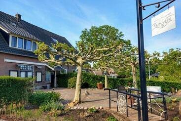 Bed And Breakfast Maas En Waal