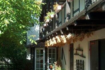 Garni & Oma S Heuhotel  Pension Zur Galerie