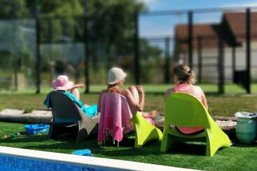 Poço E Meio   Padel & Pool