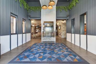 Mill Hotel Milperra Panania