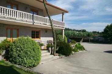 بنسيون Hostal   Restaurante Casa Cuña