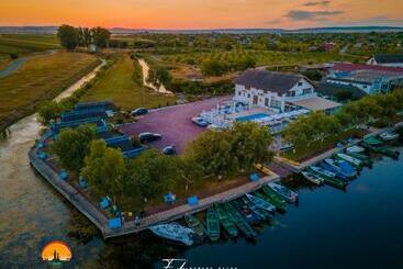 Курорт Casa Pescarilor