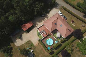 Bed and Breakfast La Maison Des Oiseaux