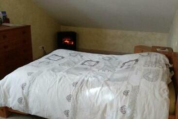 ベッドアンドブレックファースト Les Lutins