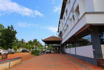 فندق Kukuresidency