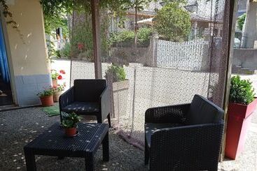 ホテル L  Auberge Campagnarde, Lourdes