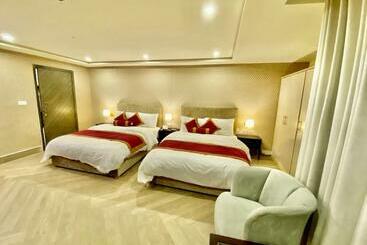 Shelton Hotel Mardan