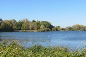 مبيت وإفطار Au Bord De L Eau
