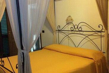 مبيت وإفطار Bed&breakfast Castagna