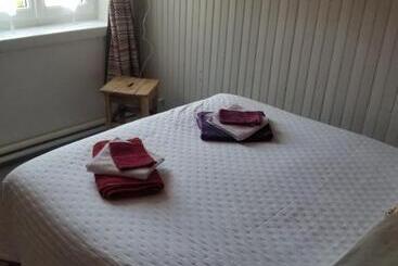 ベッドアンドブレックファースト Chambre D Hôtes Chez Léon Pour 1 à 4 Personnes