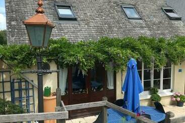 민박 Cottage Les Glycines