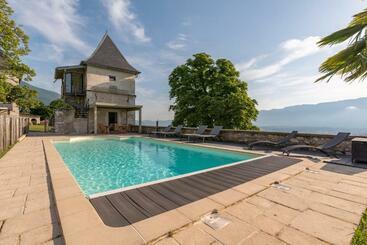 مبيت وإفطار Les Tours Carrées