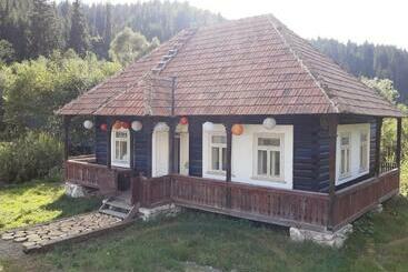 Пансион La Malu  Bistritei   Casutele Valea Stanii