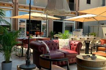 膳宿费 Hill Colle   Camere & Bistrot