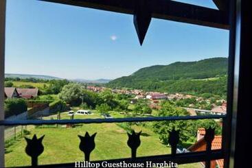 פנסיון Hilltop Guesthouse