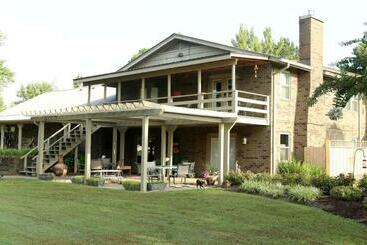 بنسيون Moon Lake Farm