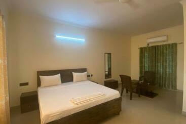 בית מלון כפרי White House Country Inn By Wb Inn