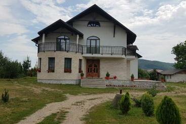 Пансион Natura Chalet