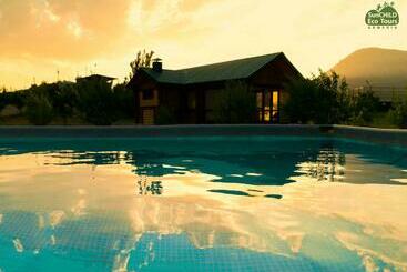 بنسيون Wooden House In Wildlife Refuge