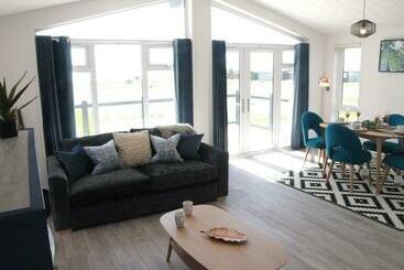 리조트 Henfields Country Retreat