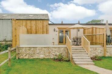 אתר נופש Larkshayes Cottages