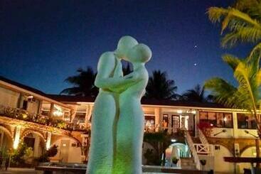 Sunbloom Beachfront Hotel And Restaurant Zambales