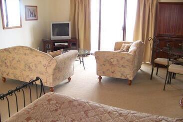 هتل Anchorage Seafront