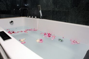 酒店 Archontiko Hatzipanayioti