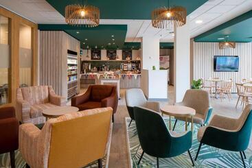 Отель Bisham Abbey National Sports Centre